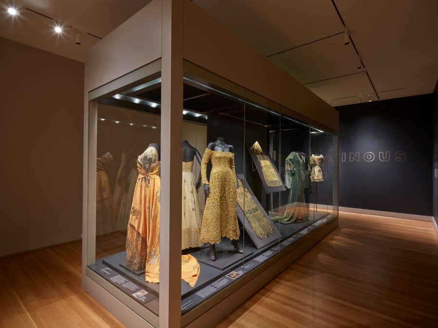 view exhibition image