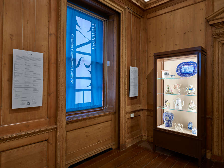 view exhibition image