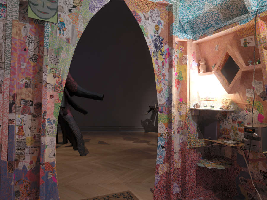 view exhibition image