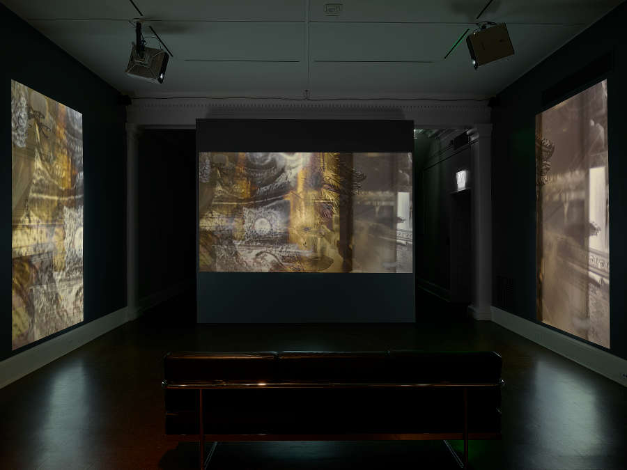 view exhibition image