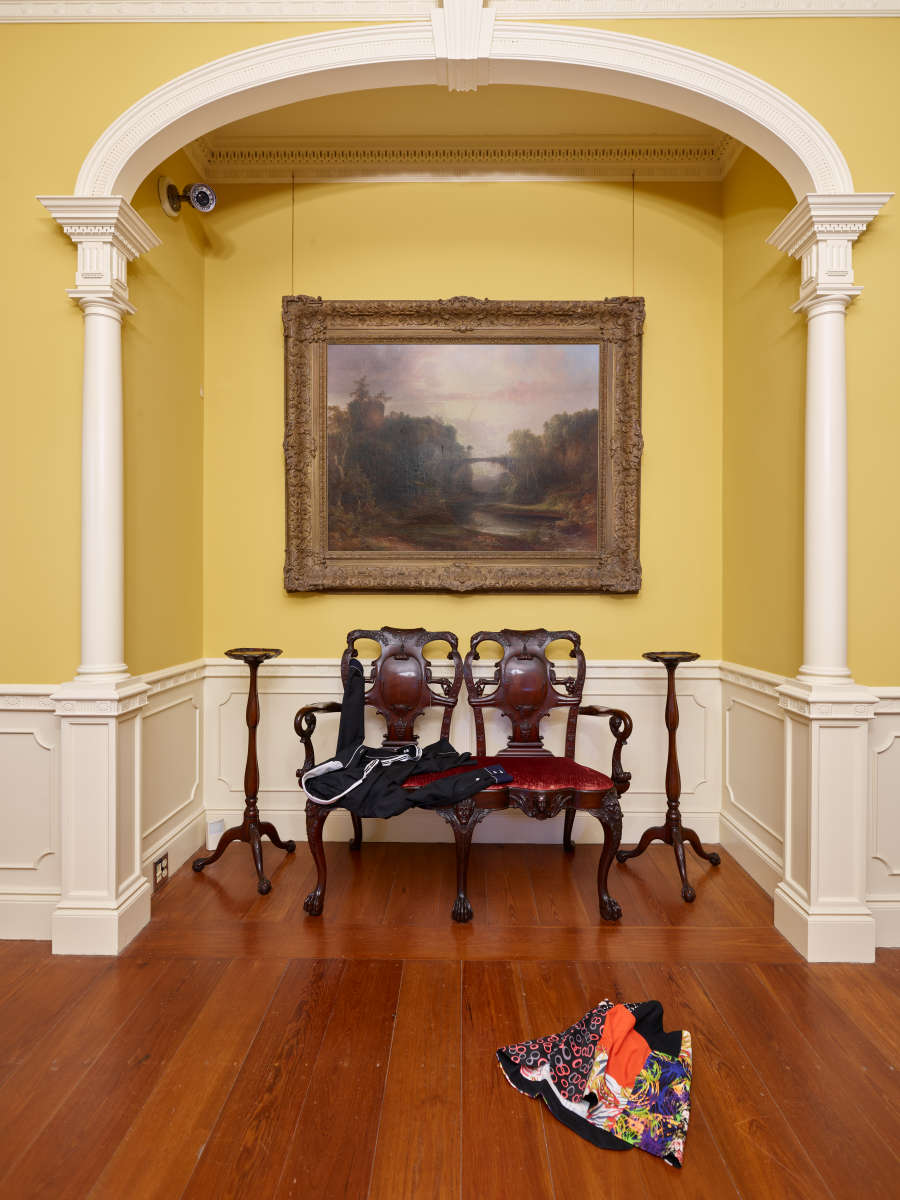 view exhibition image