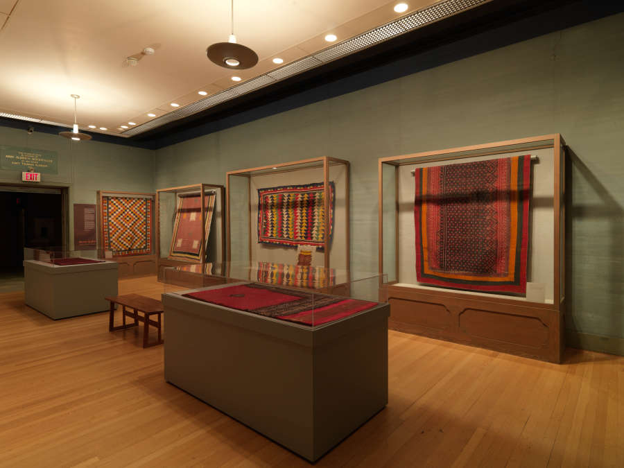 view exhibition image