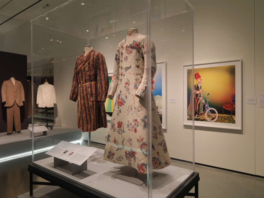 view exhibition image