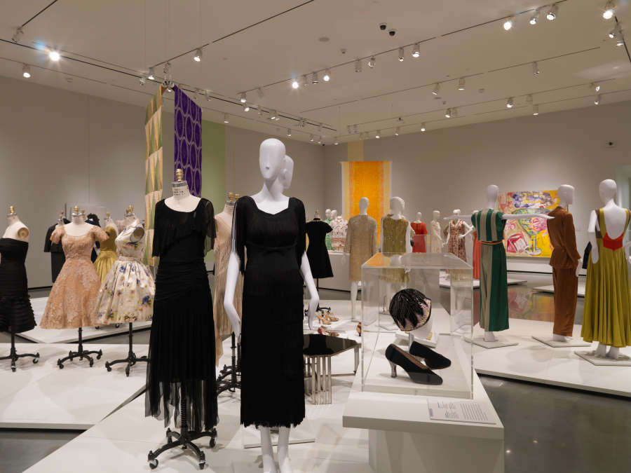 view exhibition image