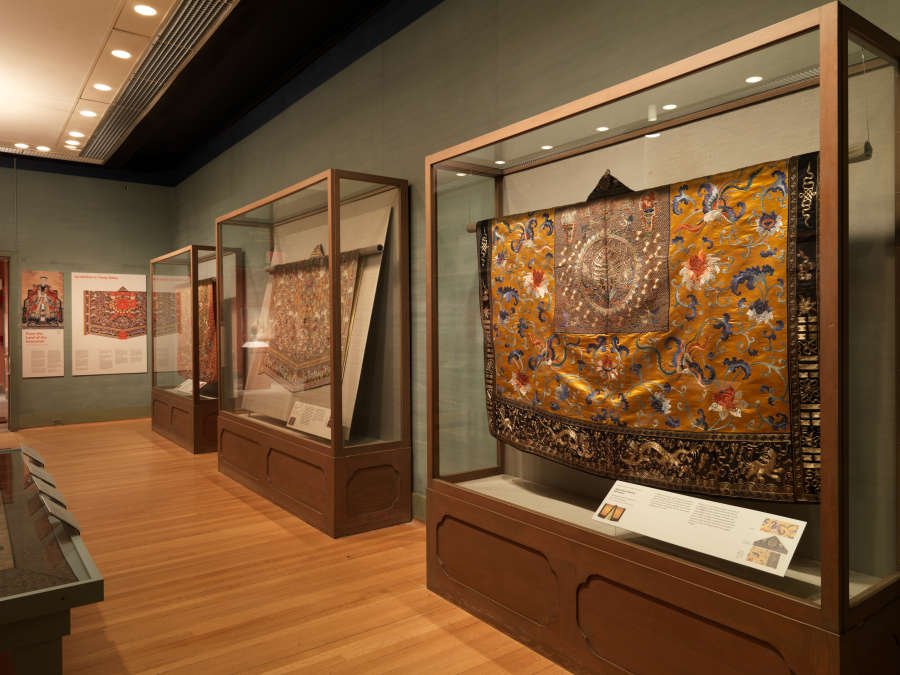 view exhibition image