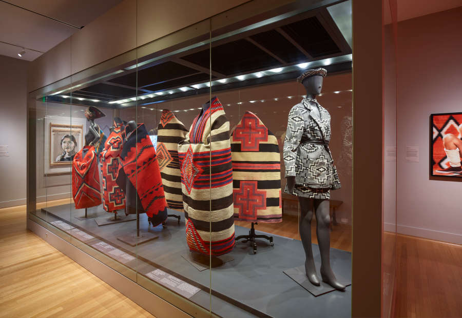 view exhibition image