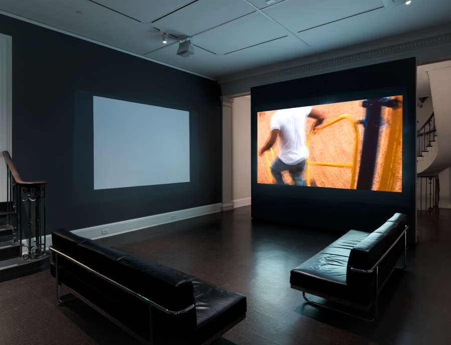 view exhibition image