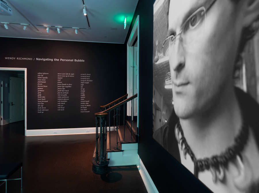 view exhibition image
