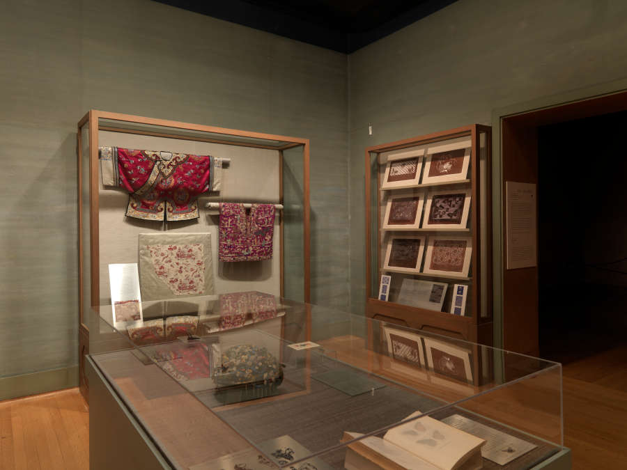 view exhibition image