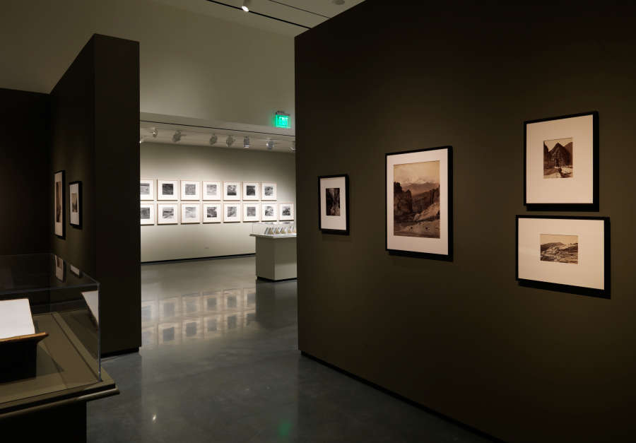 view exhibition image