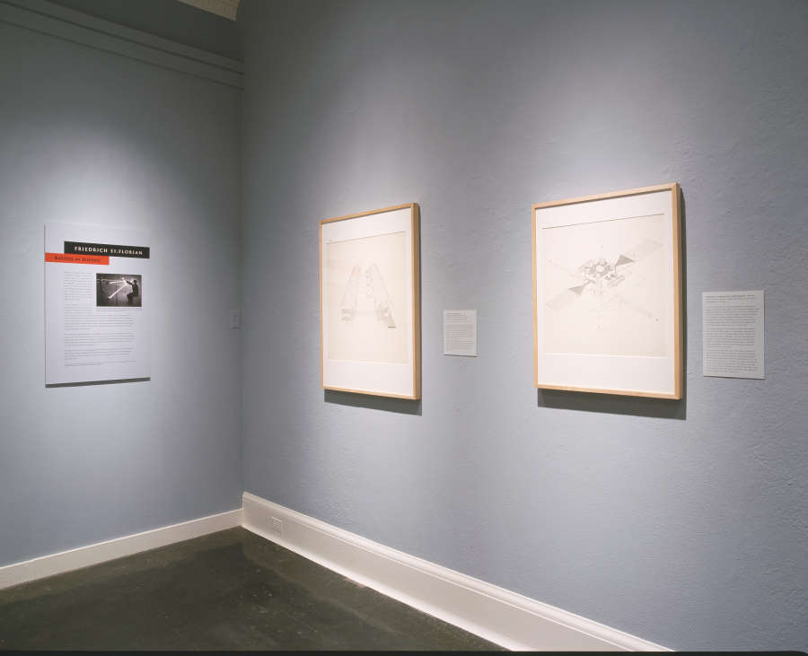 view exhibition image