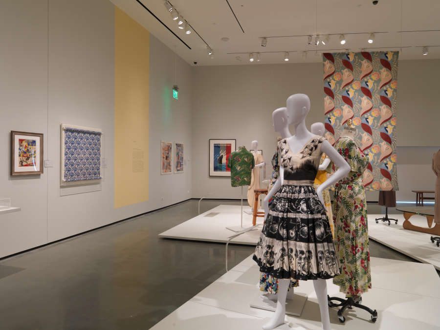 view exhibition image