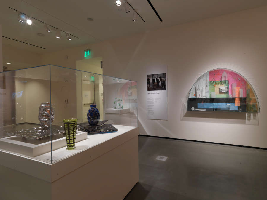 view exhibition image