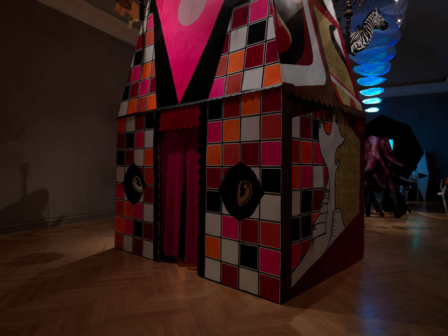 view exhibition image