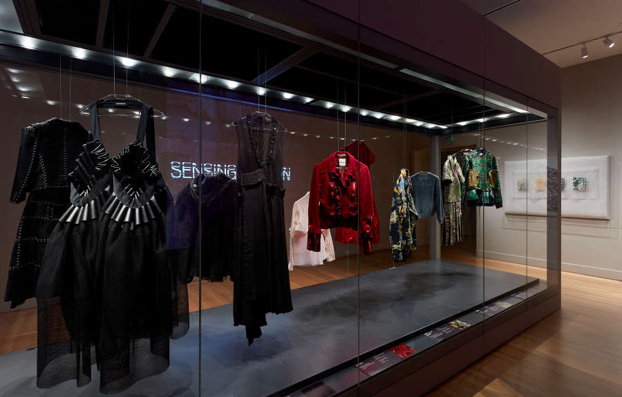 view exhibition image