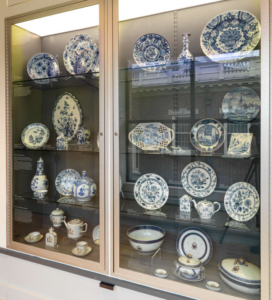 view exhibition image