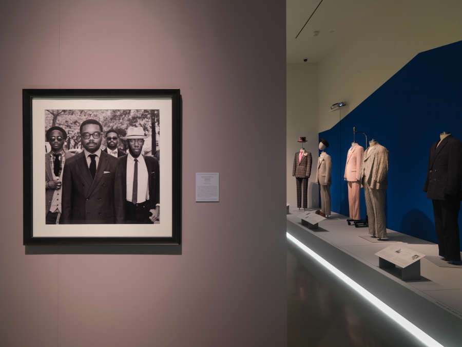 view exhibition image