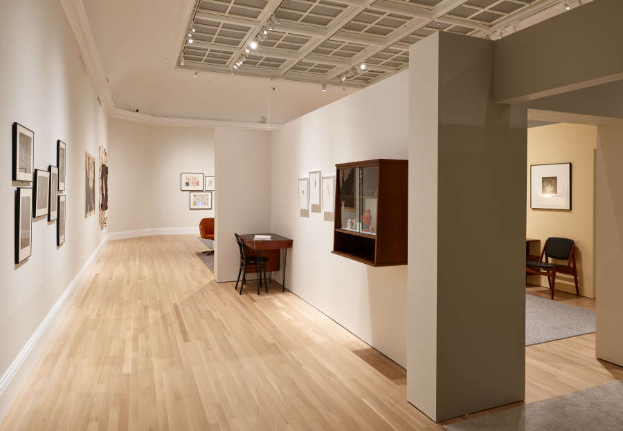 view exhibition image