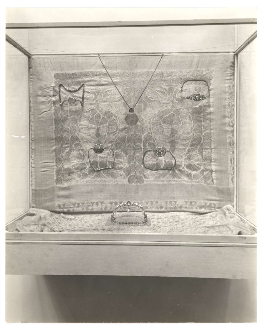 view exhibition image