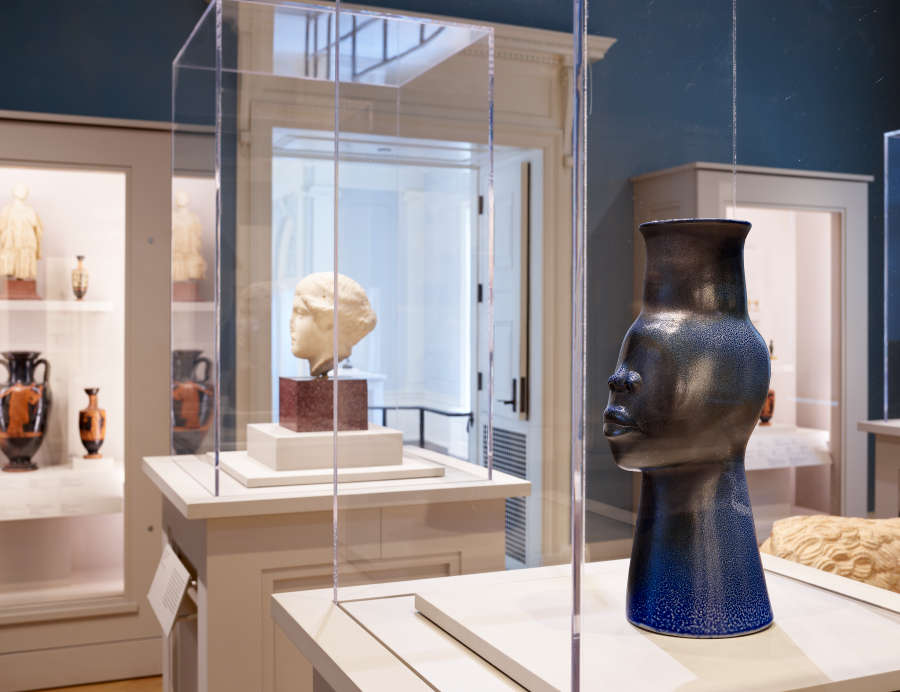 view exhibition image