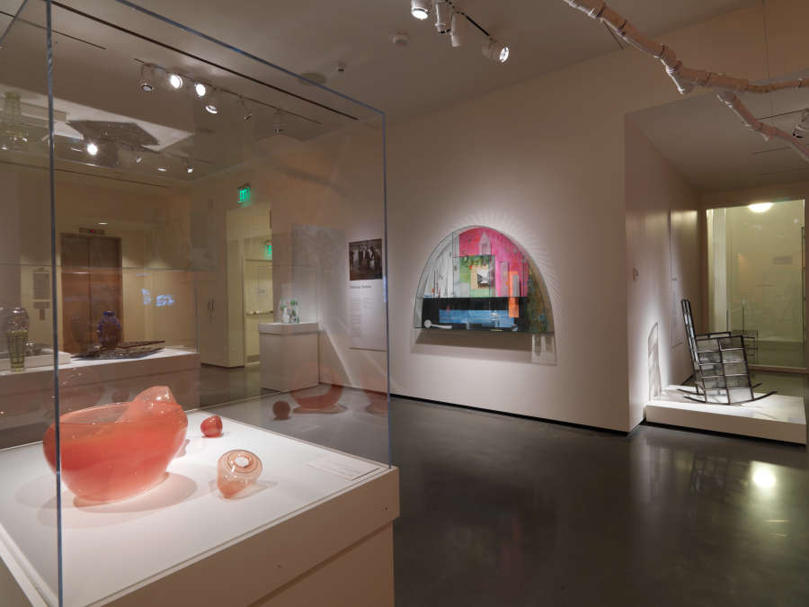 view exhibition image