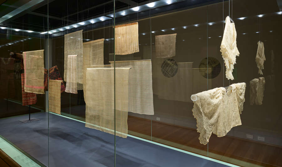 view exhibition image