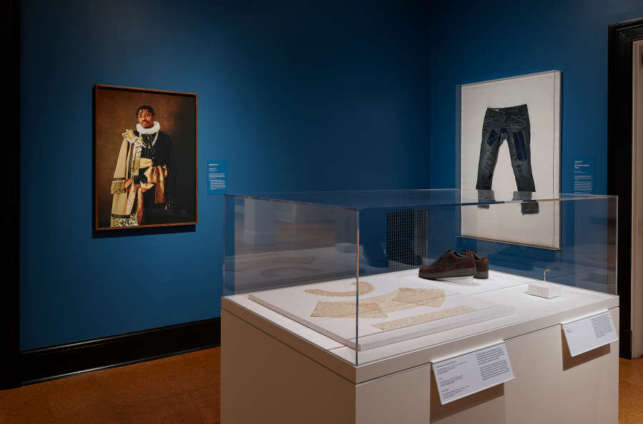 view exhibition image