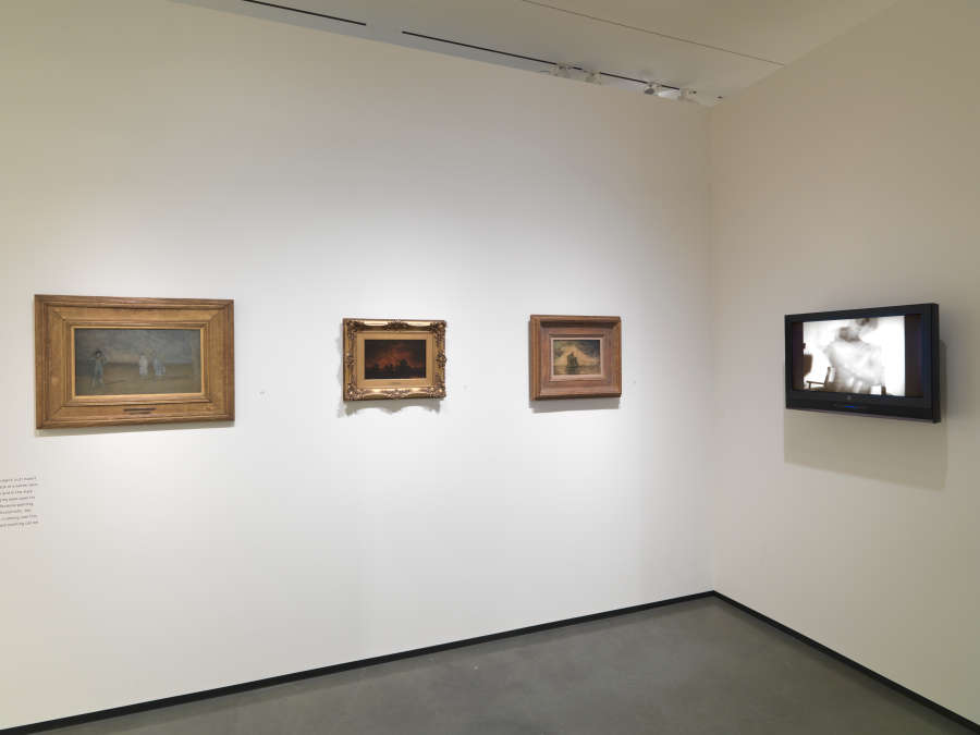 view exhibition image