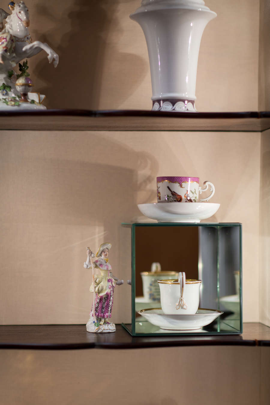 view exhibition image