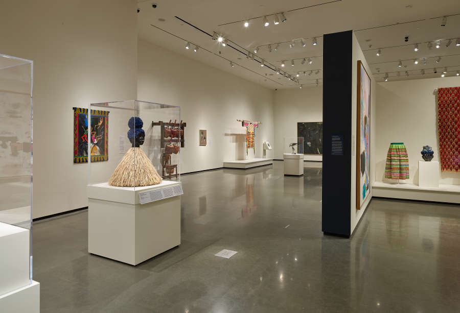 view exhibition image