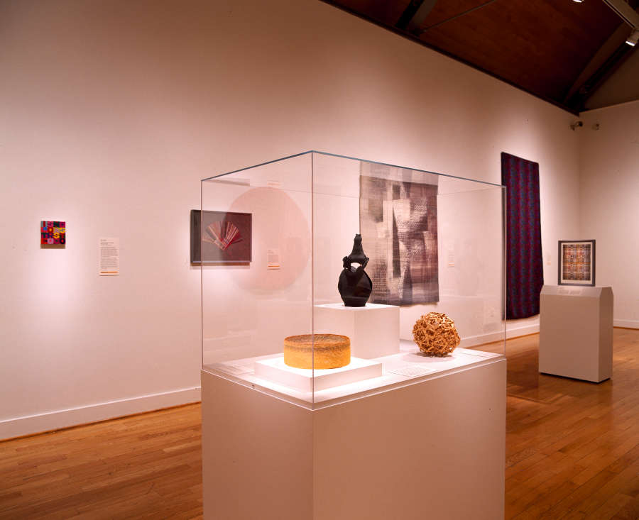 view exhibition image