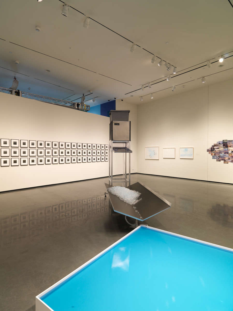 view exhibition image