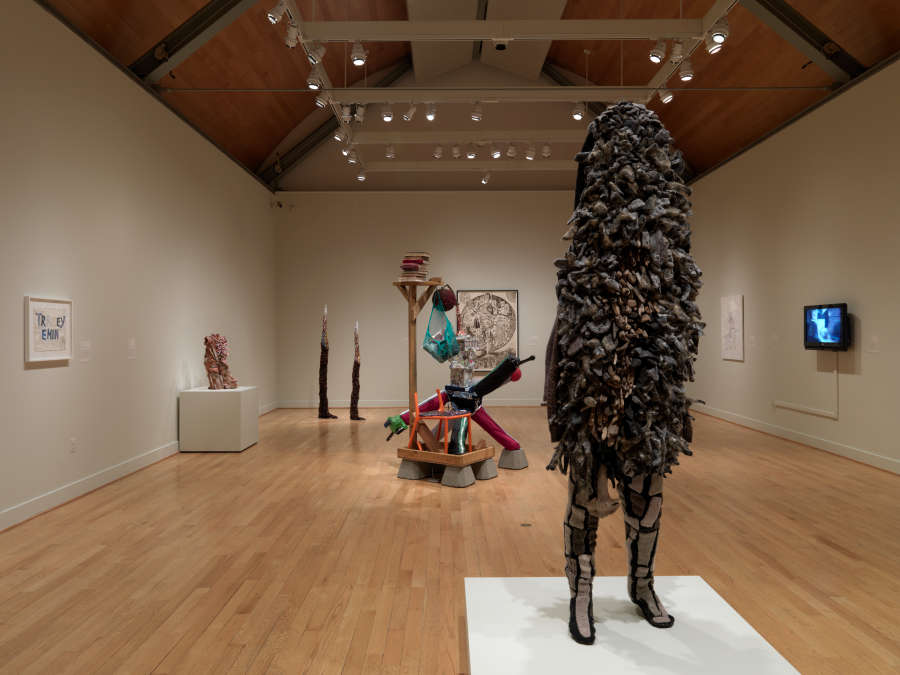 view exhibition image