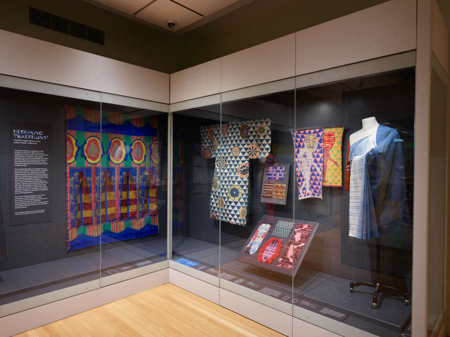 view exhibition image