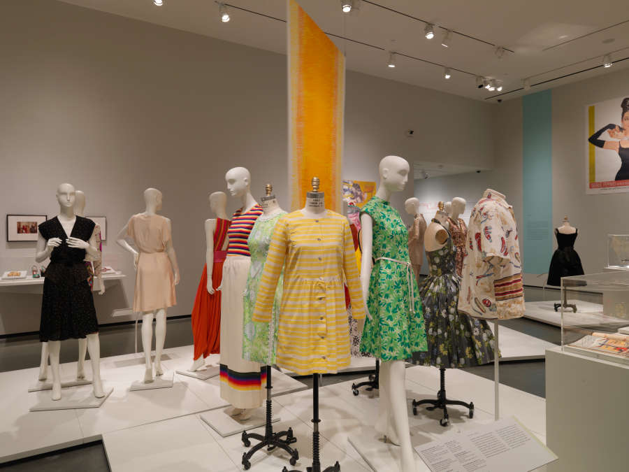 view exhibition image