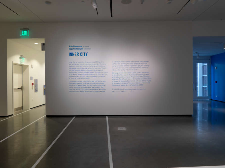 view exhibition image