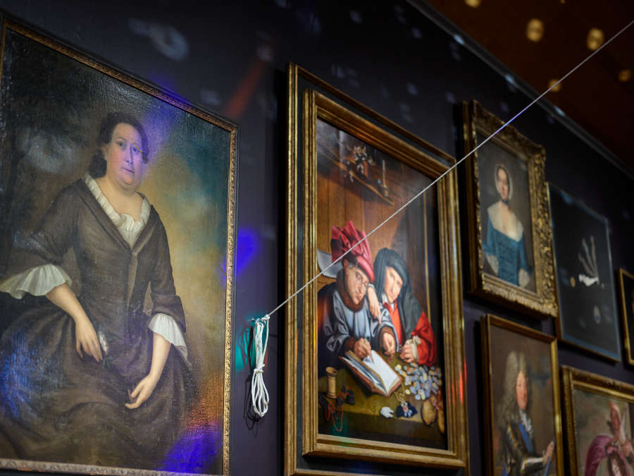 view exhibition image