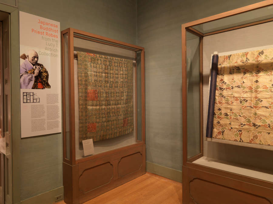 view exhibition image