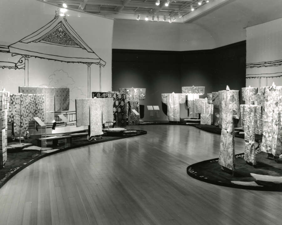 view exhibition image