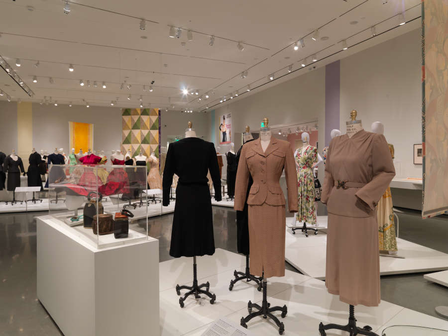 view exhibition image