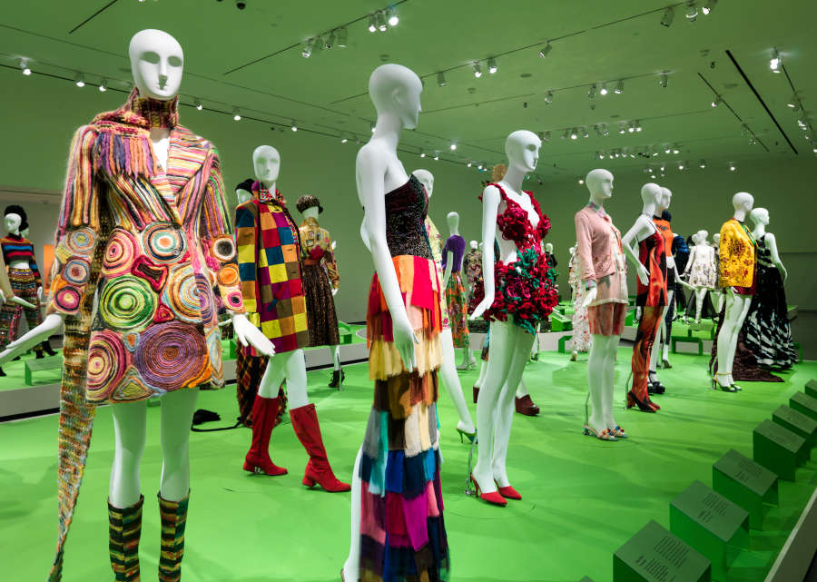 view exhibition image