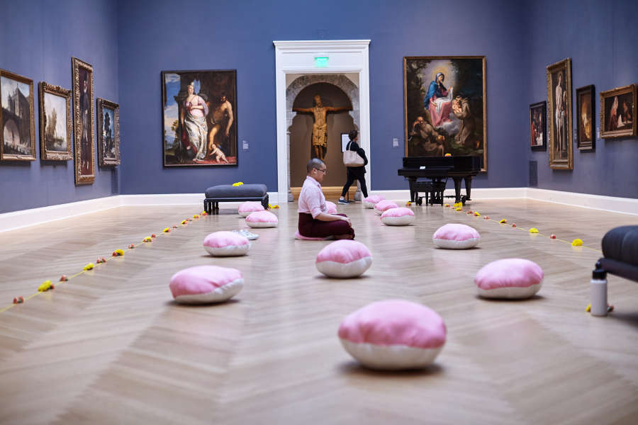 view exhibition image