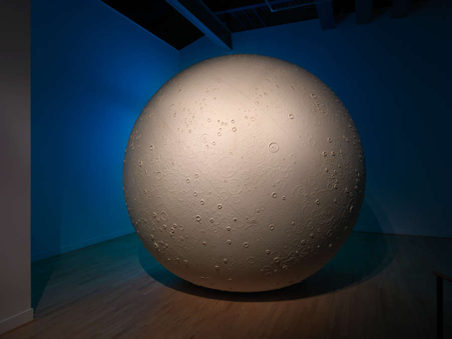 view exhibition image