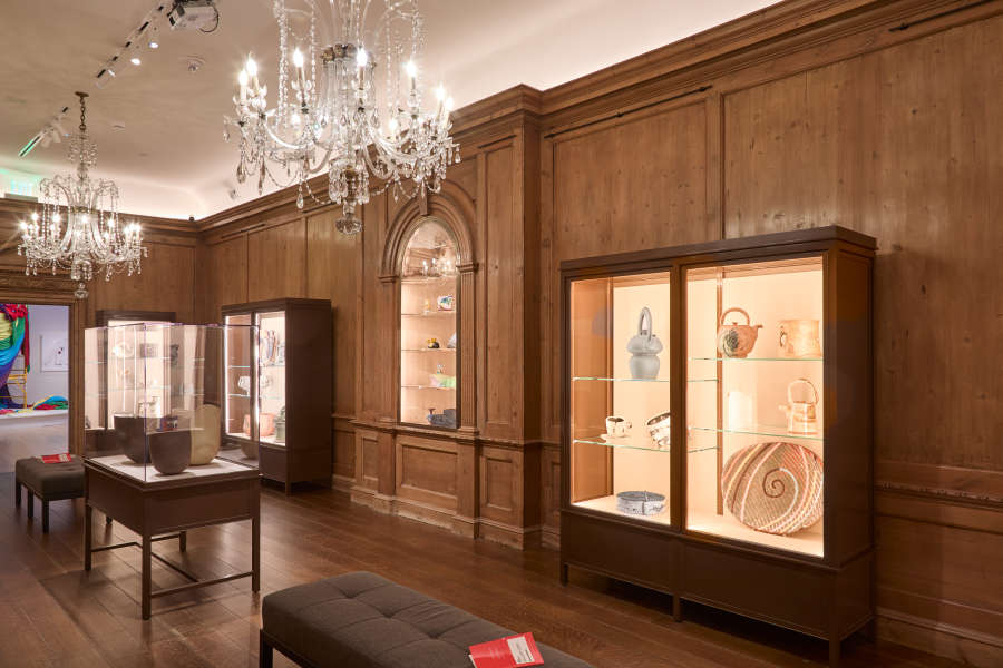 view exhibition image