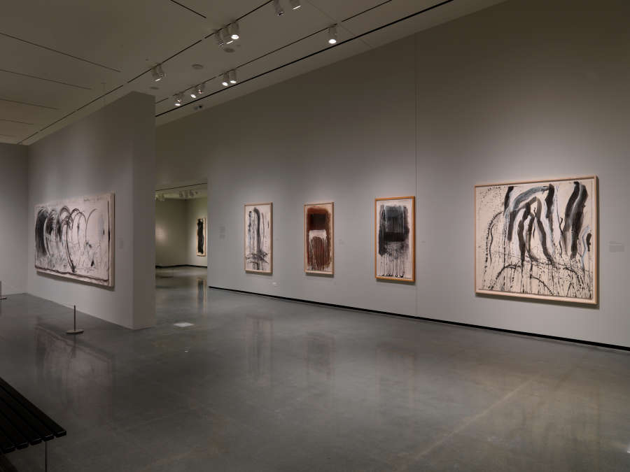 view exhibition image