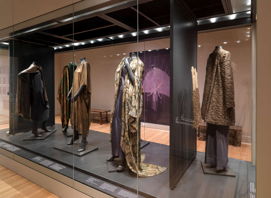view exhibition image