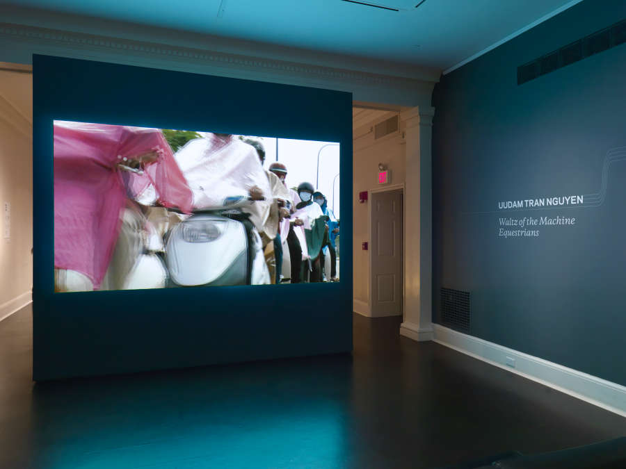 view exhibition image