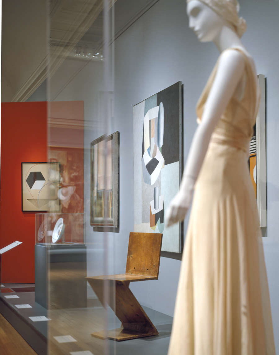 view exhibition image