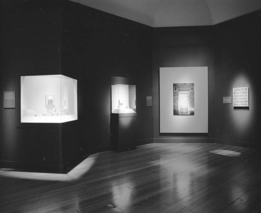 view exhibition image