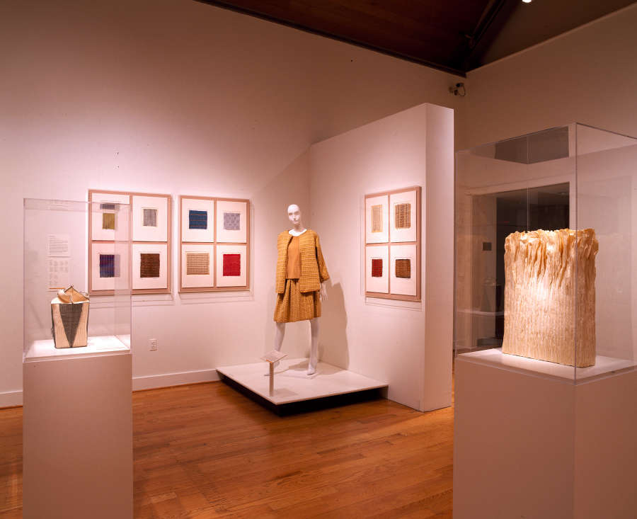 view exhibition image